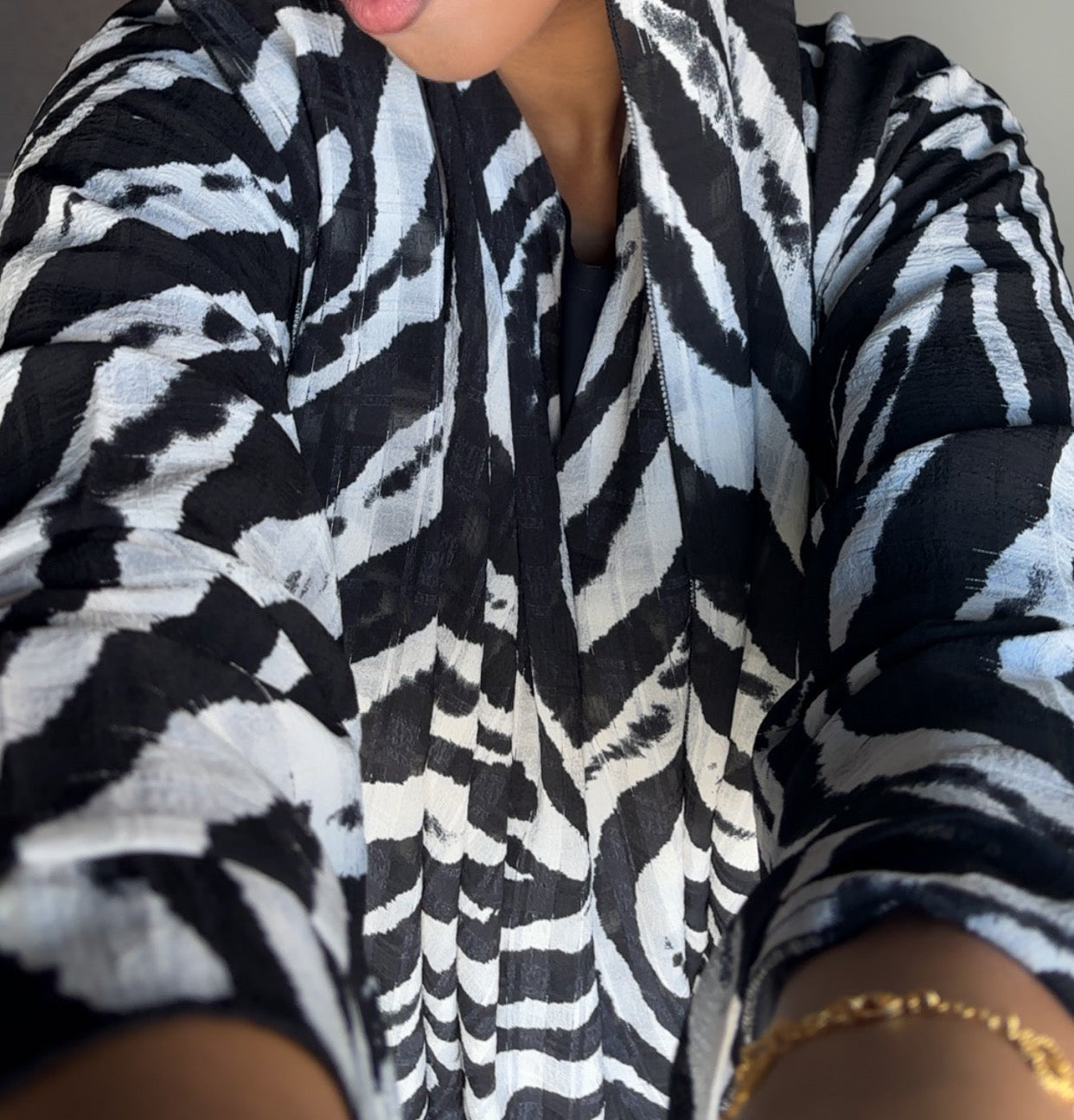 Pre-Order Zahara Stripe Abaya