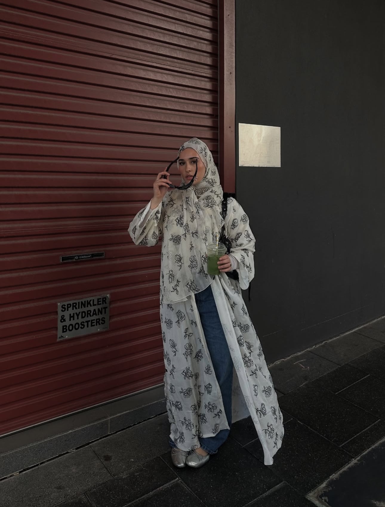 Black & white threaded open abaya