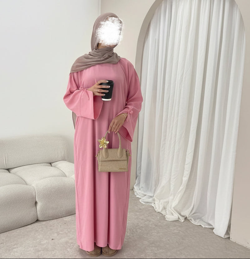 To Be In It - Winter bow Closed Abaya