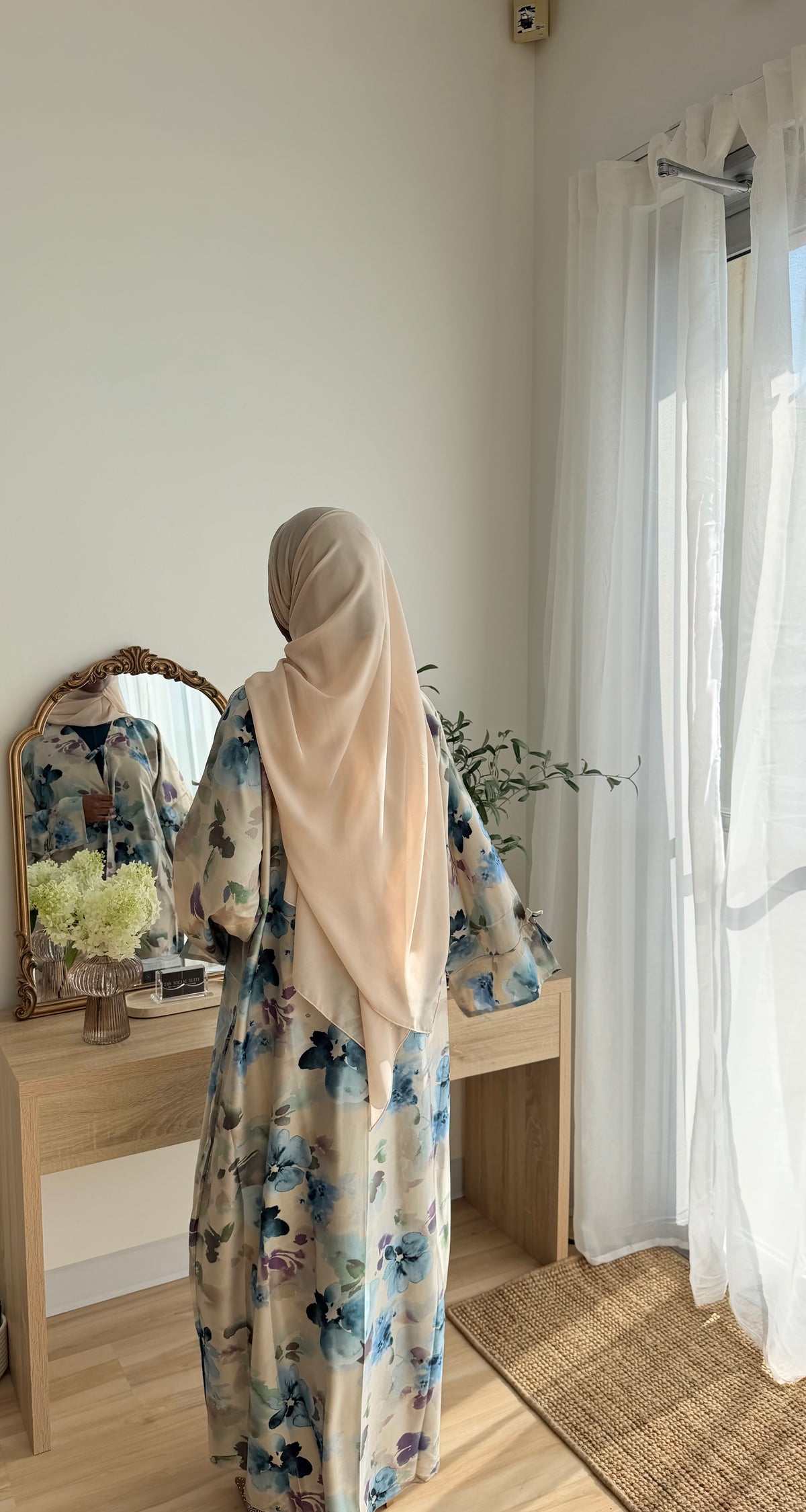 Creamy silk - Open abaya