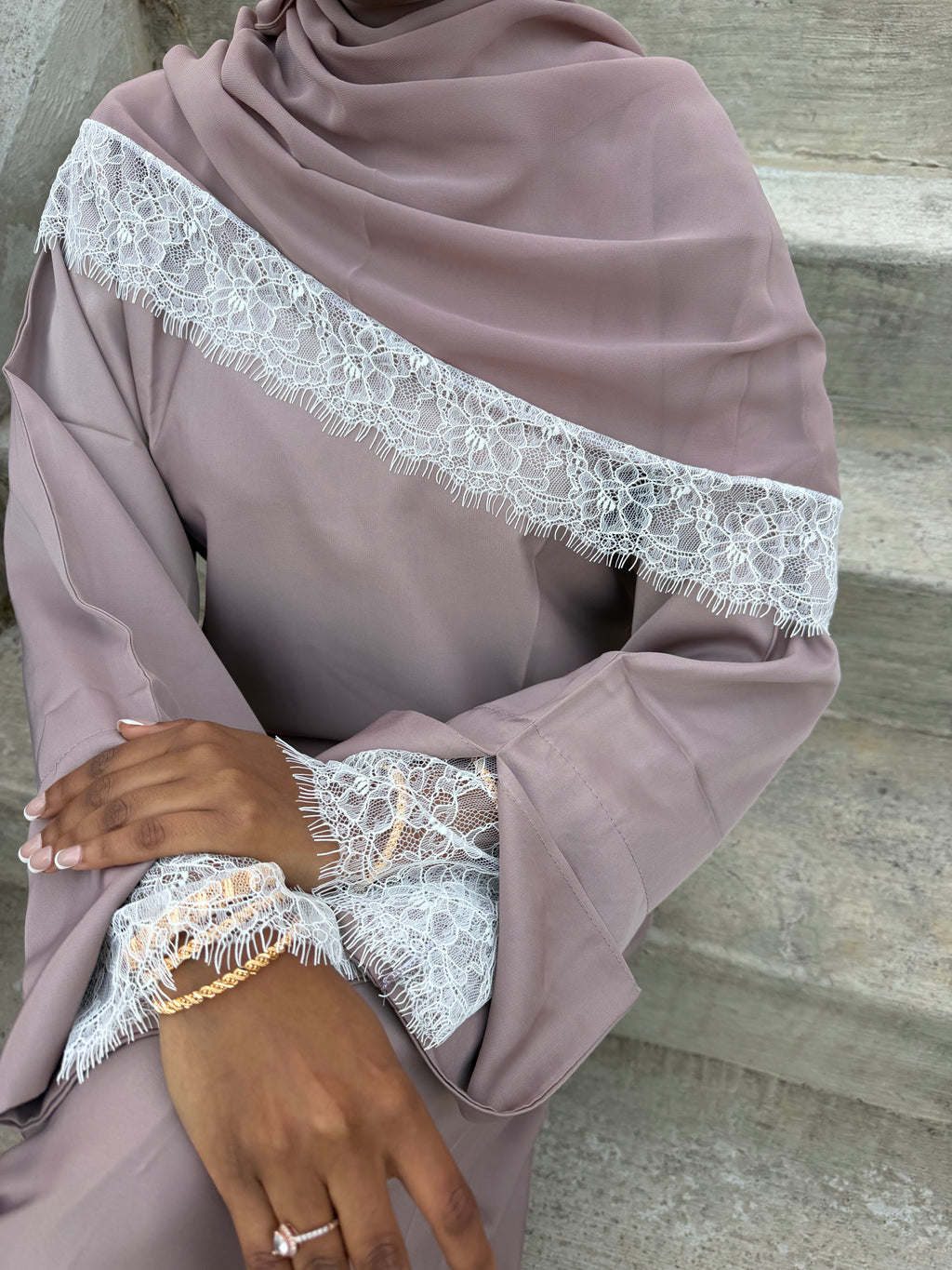 Everyday Abaya - Lace Edit