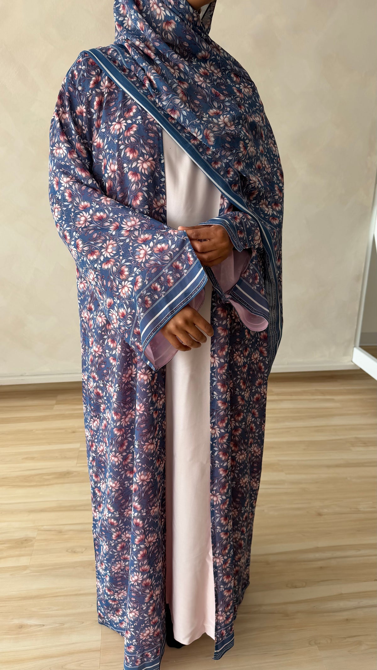 Blue silhouette open Abaya￼