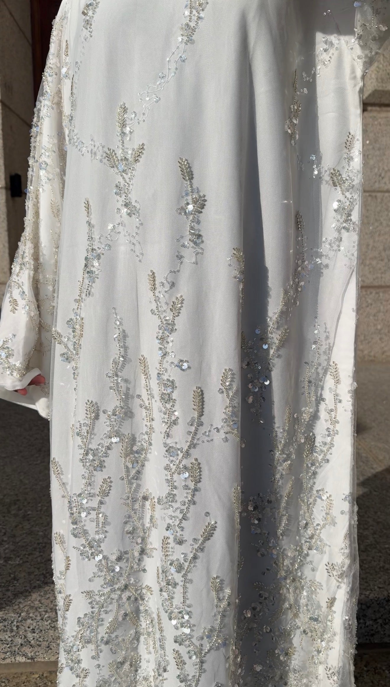 White Majesty open abaya