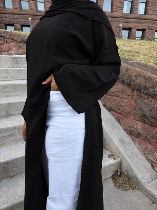 Slit Muse abaya