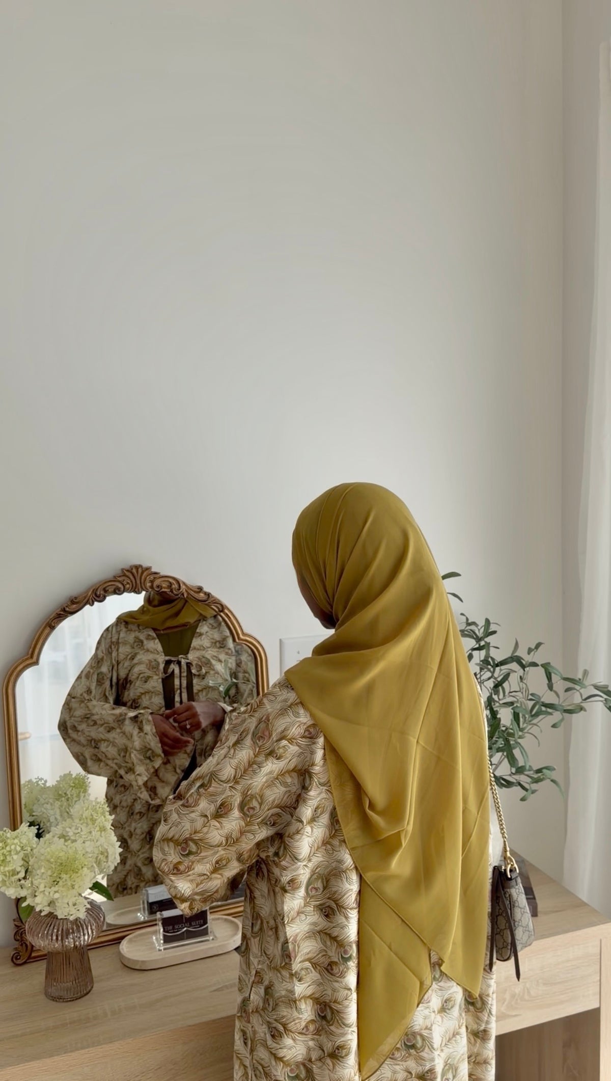 Silky Peacock open abaya