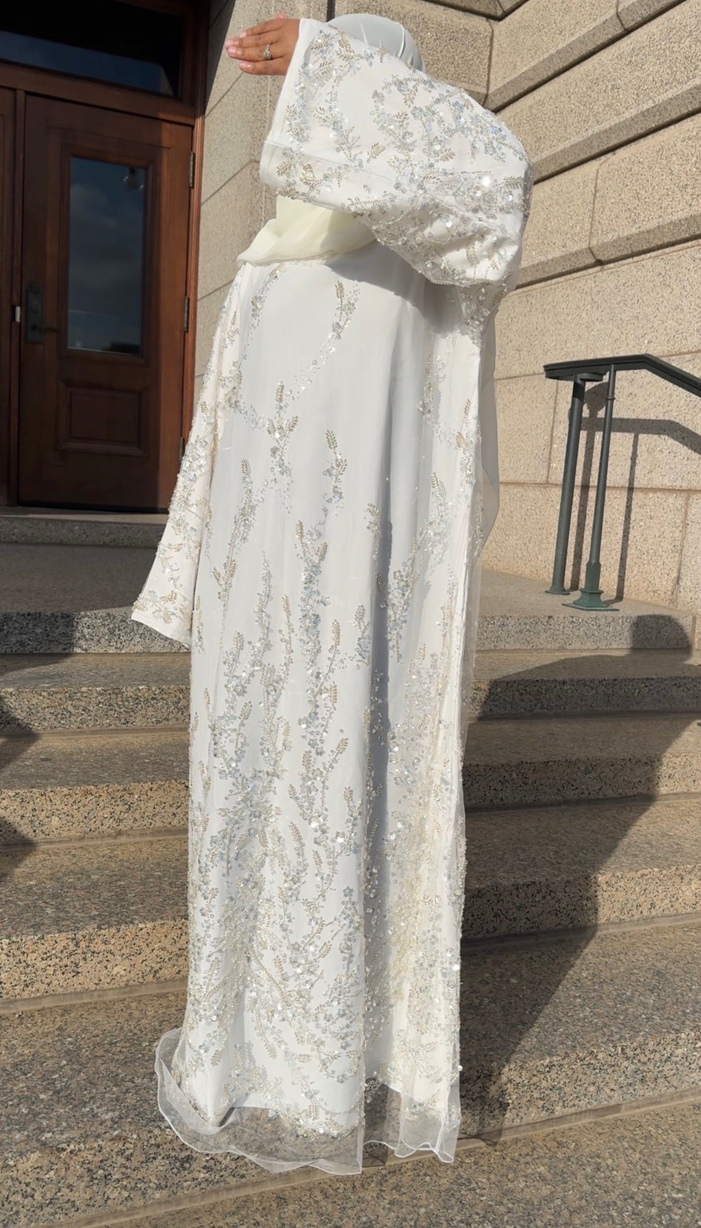 White Majesty open abaya