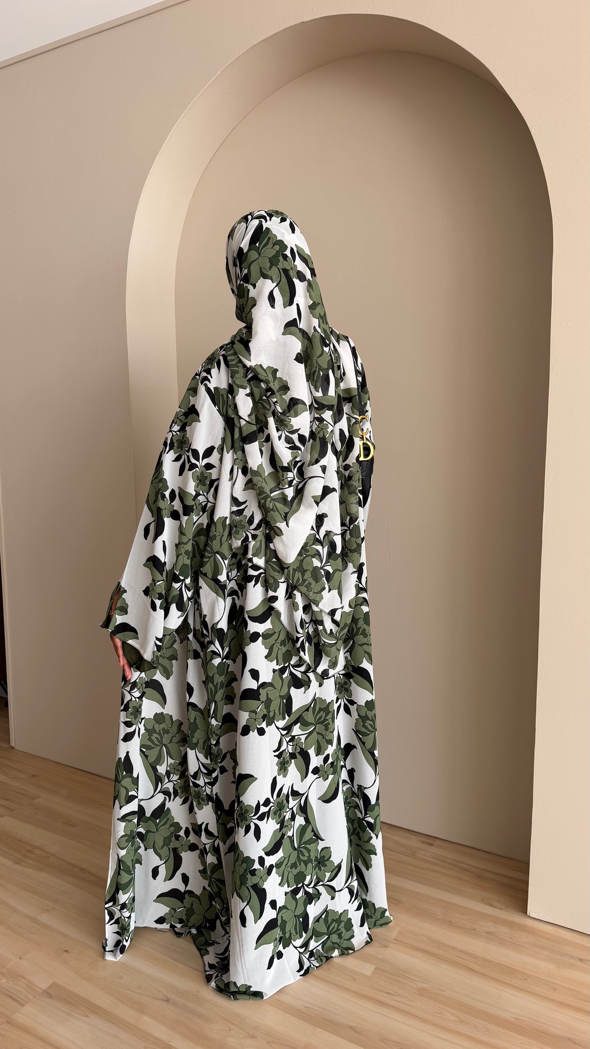 Black oak -open abaya ￼
