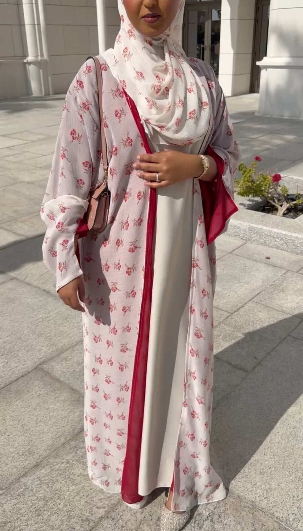 Roses Are Red Open Abaya