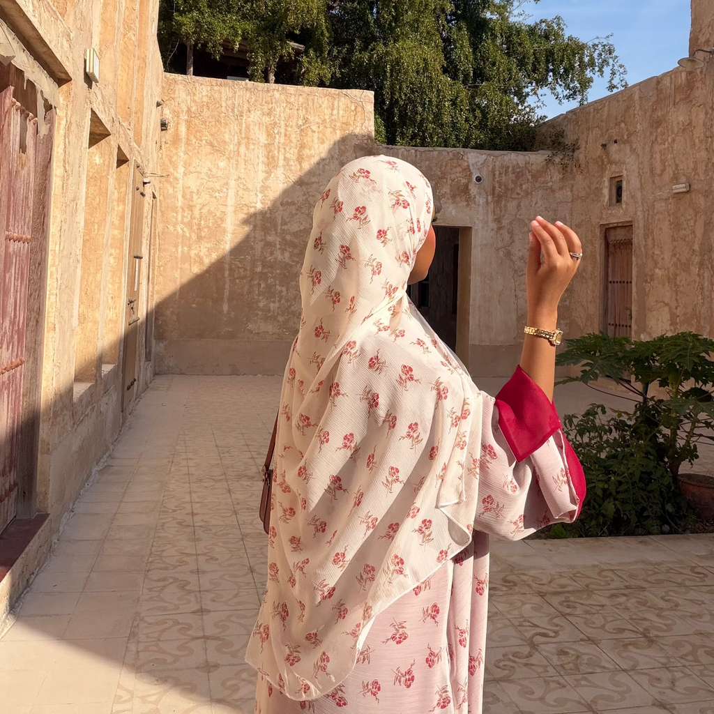 Roses Are Red Open Abaya